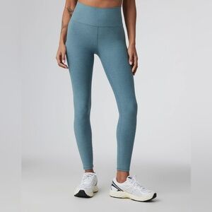 NWOT Vuori Clean Elevation Legging Smoke Blue Heather M